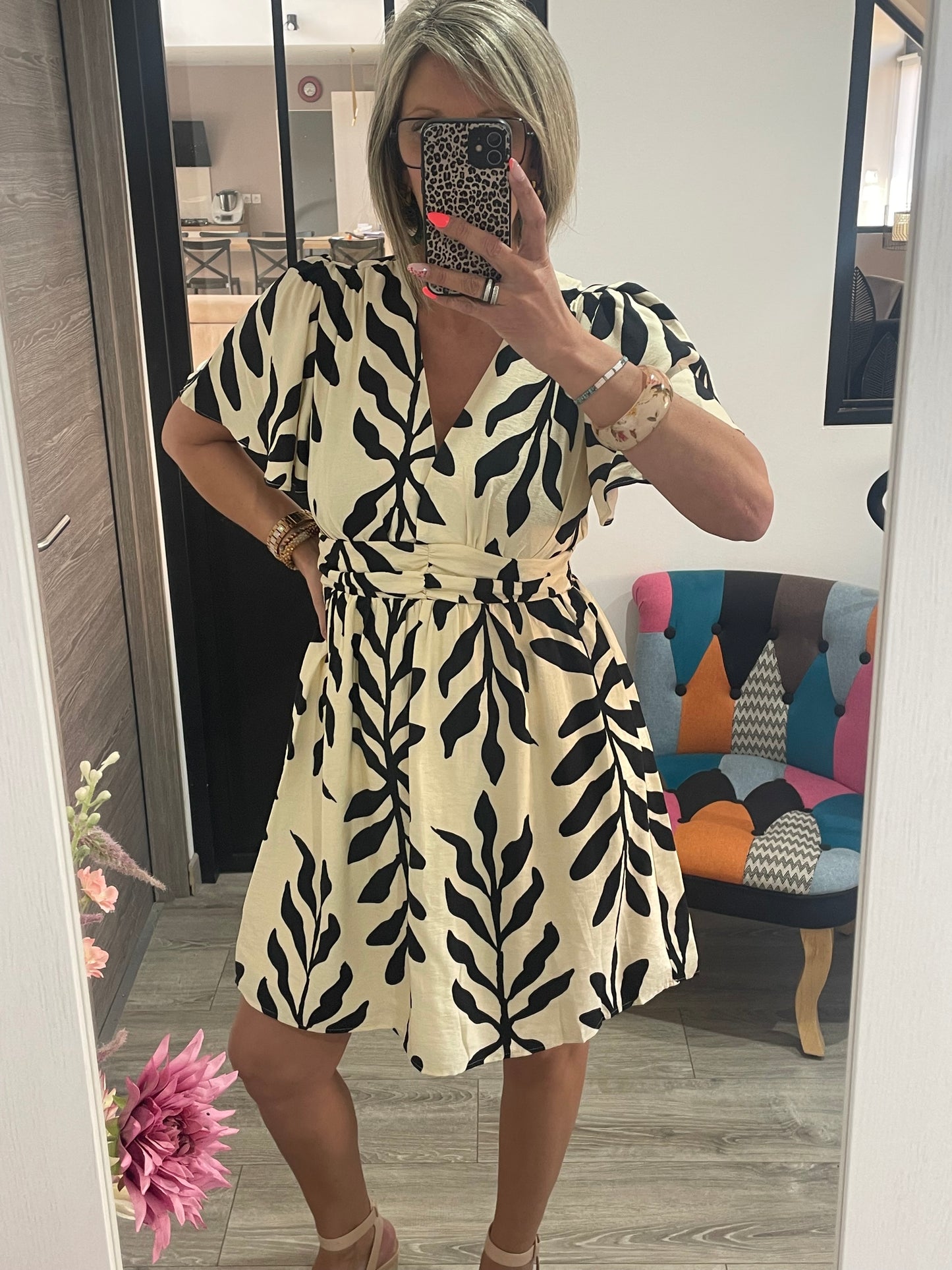 Robe courte noire et écru