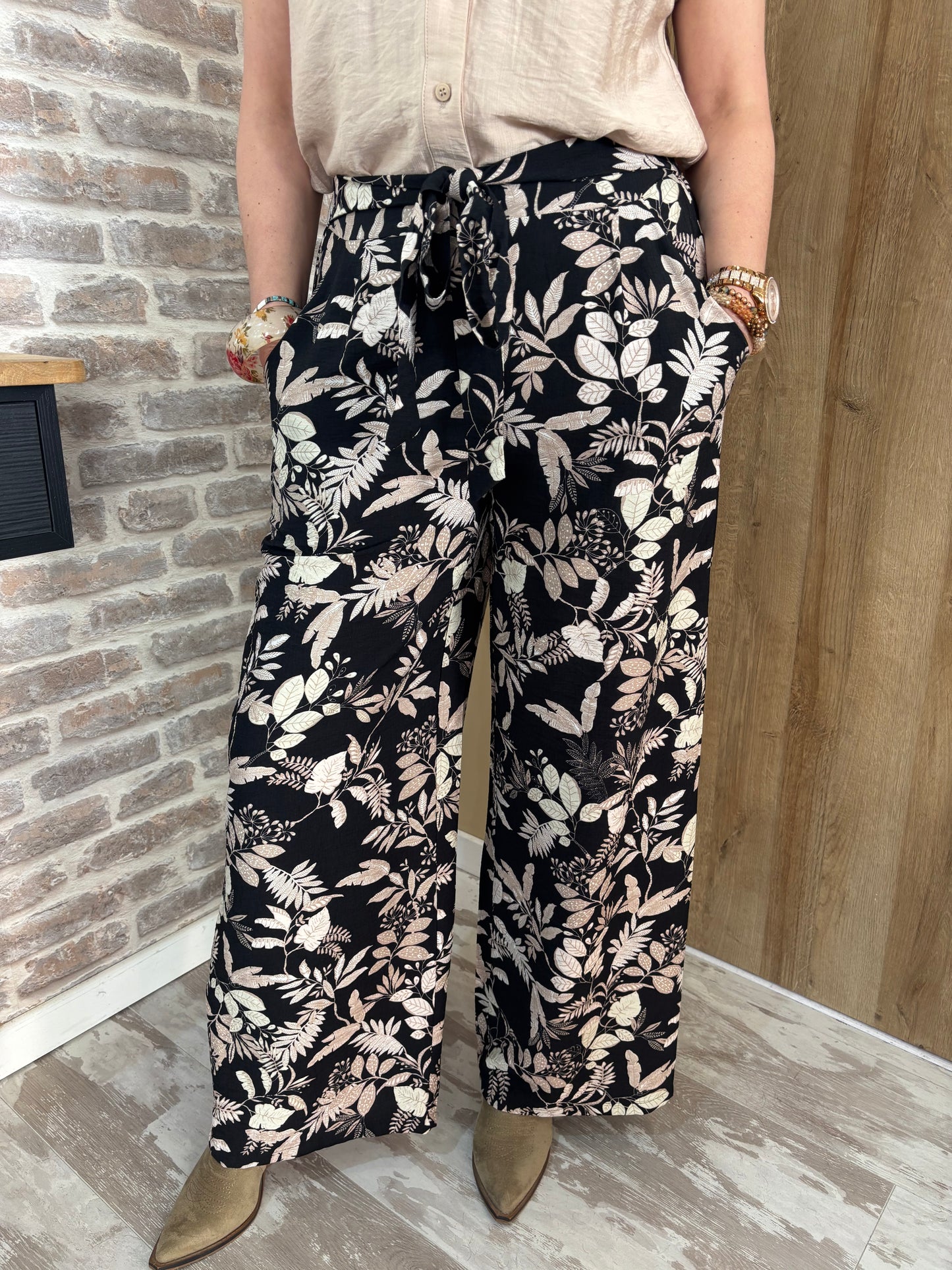 Pantalon fluide feuilles