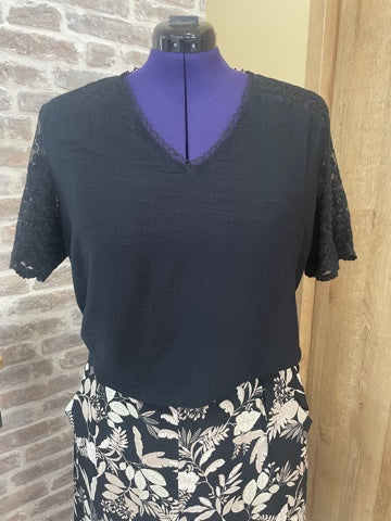 Top noir dentelle CURVE