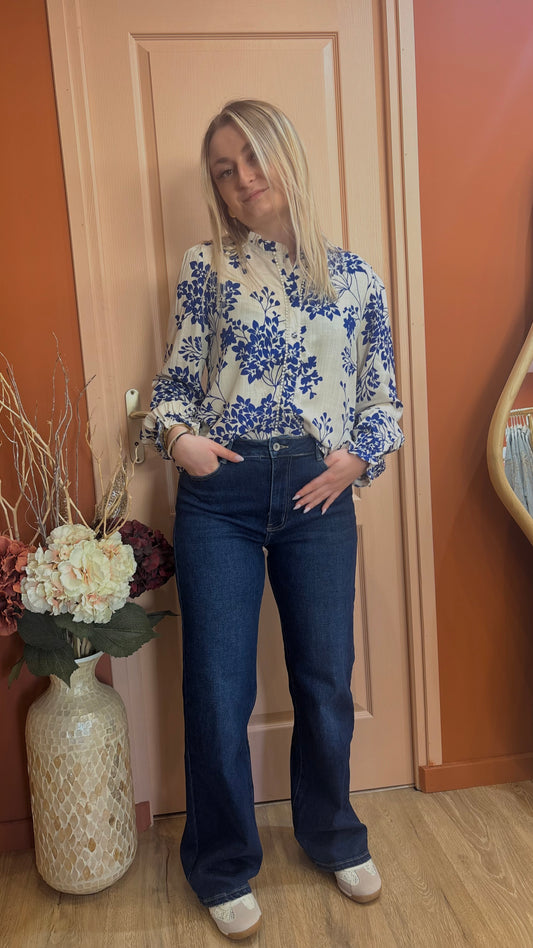 Chemisier blanc et bleu