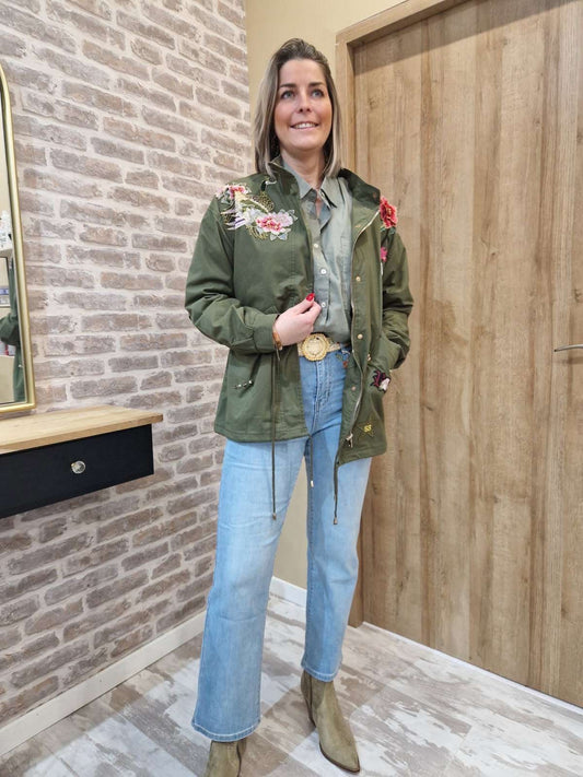 Jean straight à fleurs colorées