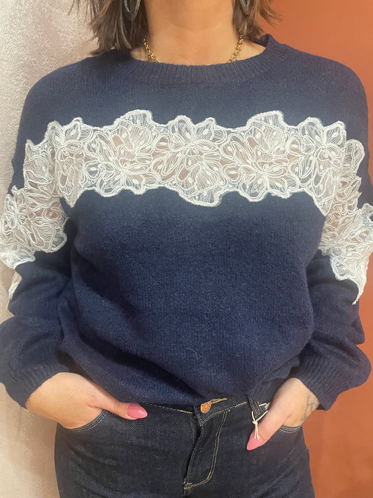 Pull bleu marine dentelle blanche
