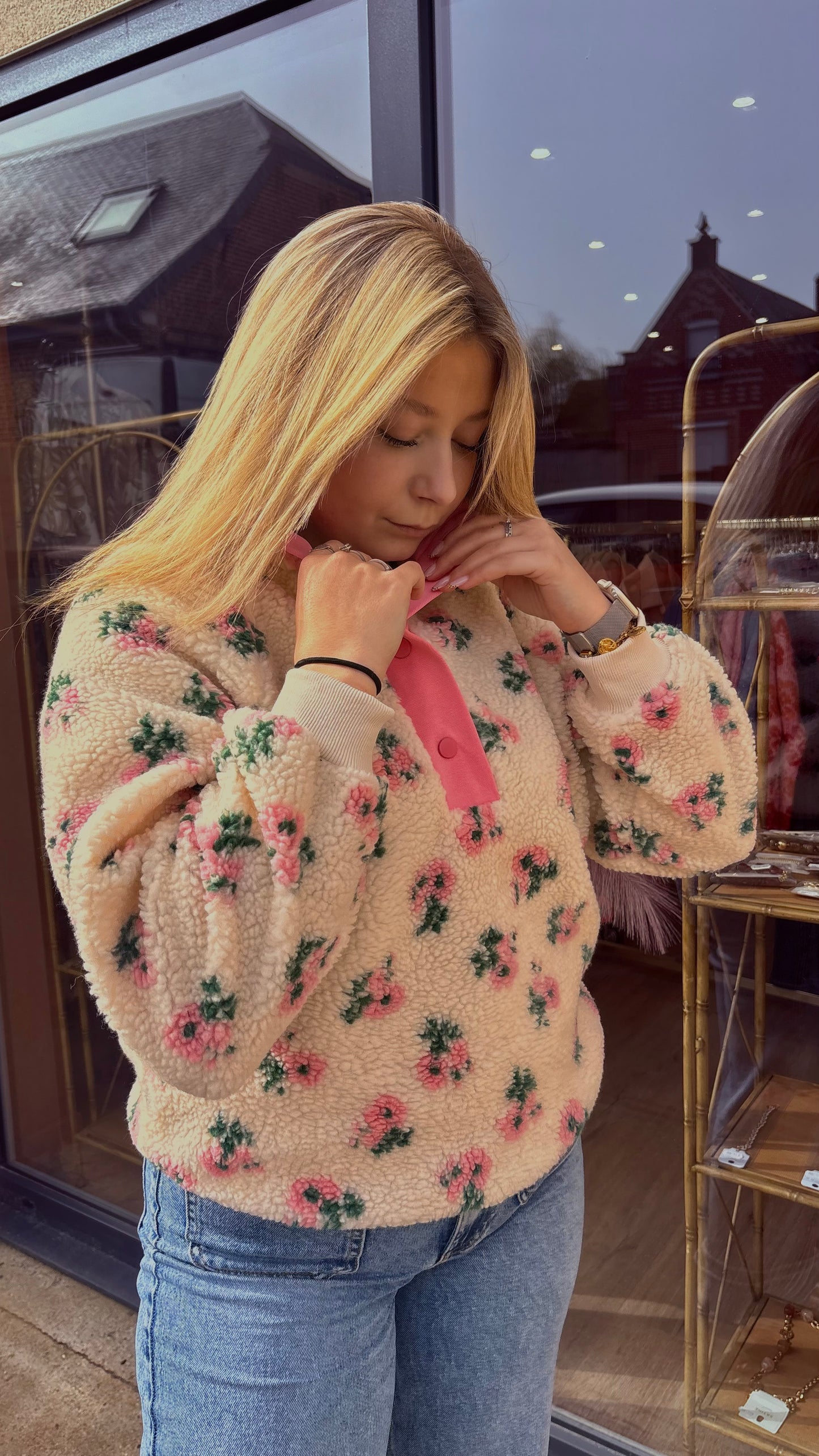 Pull polaire à fleurs