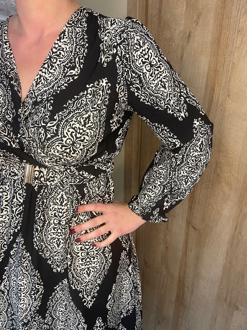 Robe longue motif ethnique noir et blanc