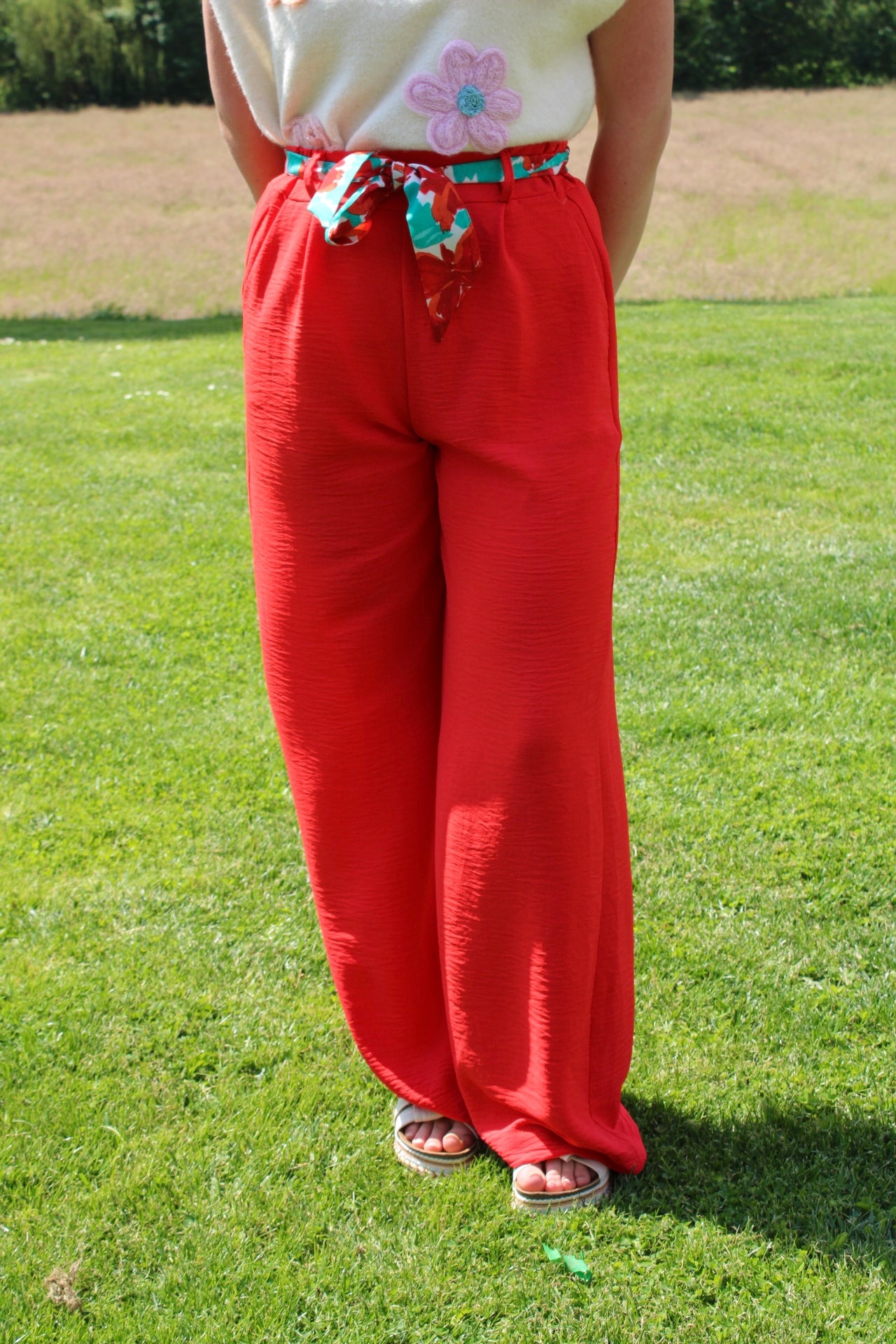 Pantalon fluide ceinturé rouge