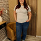 Jean grande taille bleu : un classique indémodable, alliant confort et style pour toutes les silhouettes.
