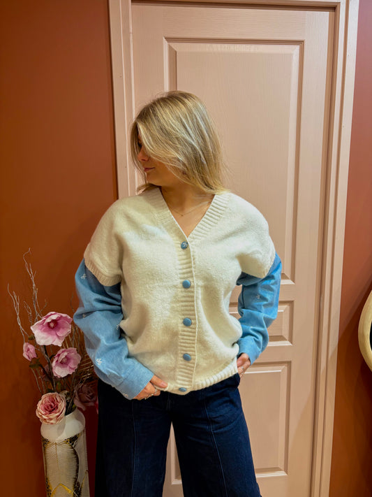 Gilet blanc aux manches en jean