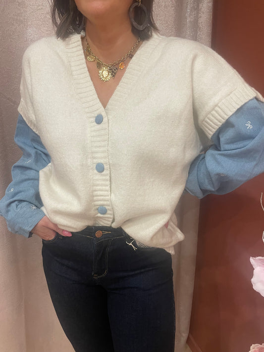 Gilet blanc aux manches en jean
