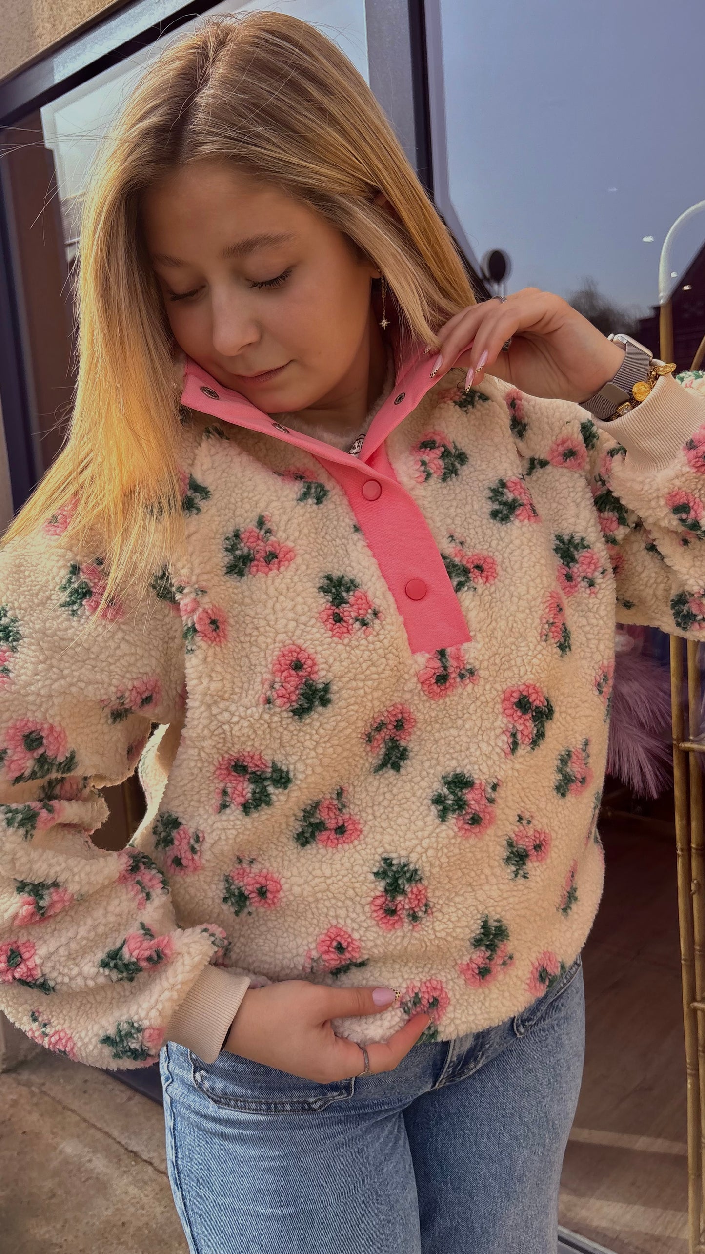 Pull polaire à fleurs