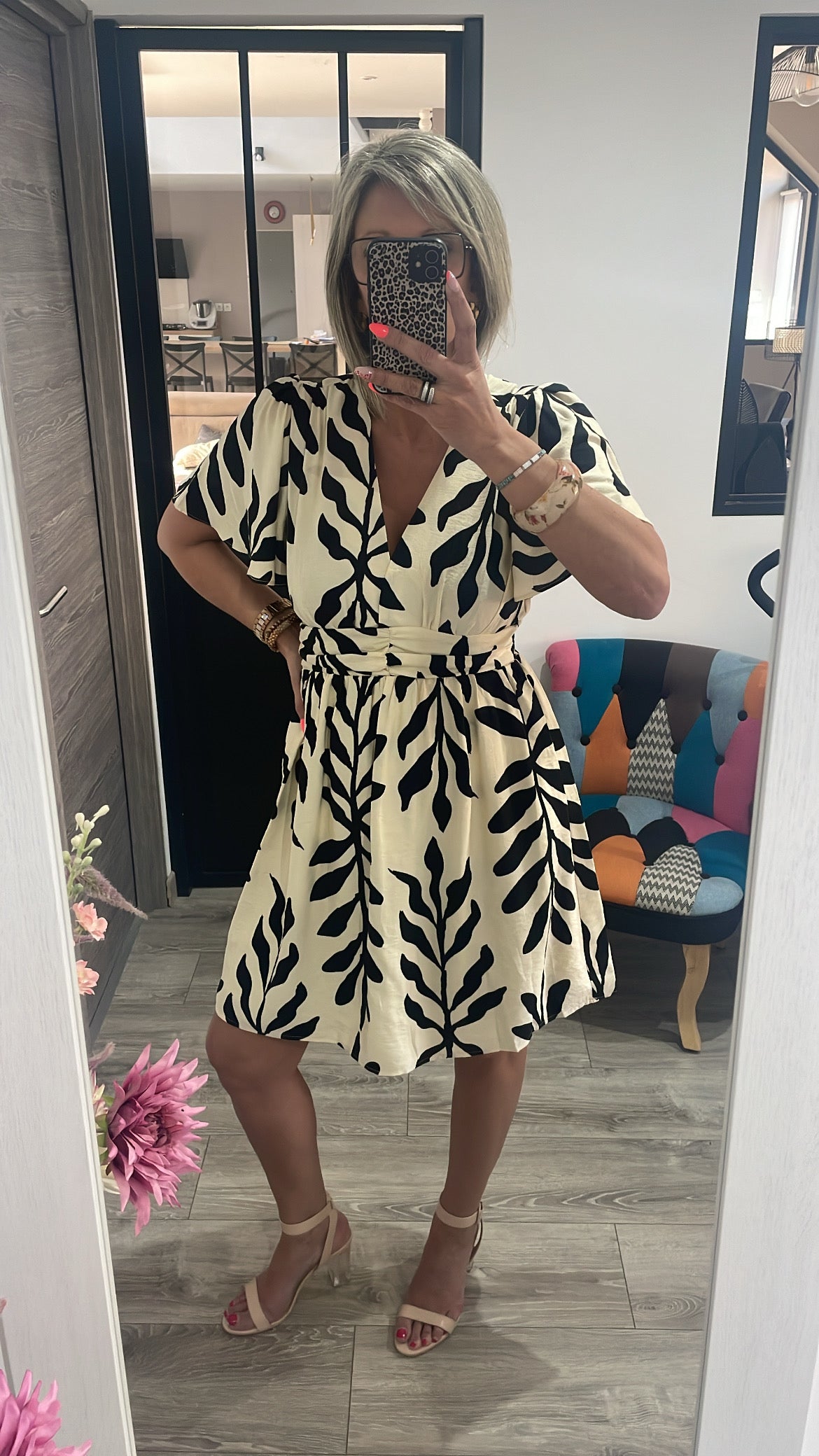 Robe courte noire et écru
