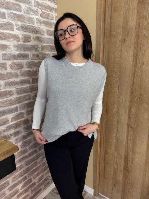 Pull sans manche gris